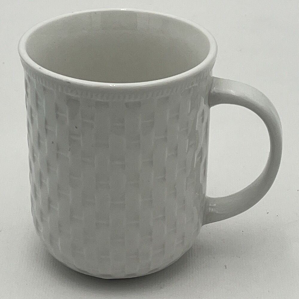 1 Oneida Oneidacraft Wicker White Basket Weave Coffee Mug Cup Tea Stoneware GUC